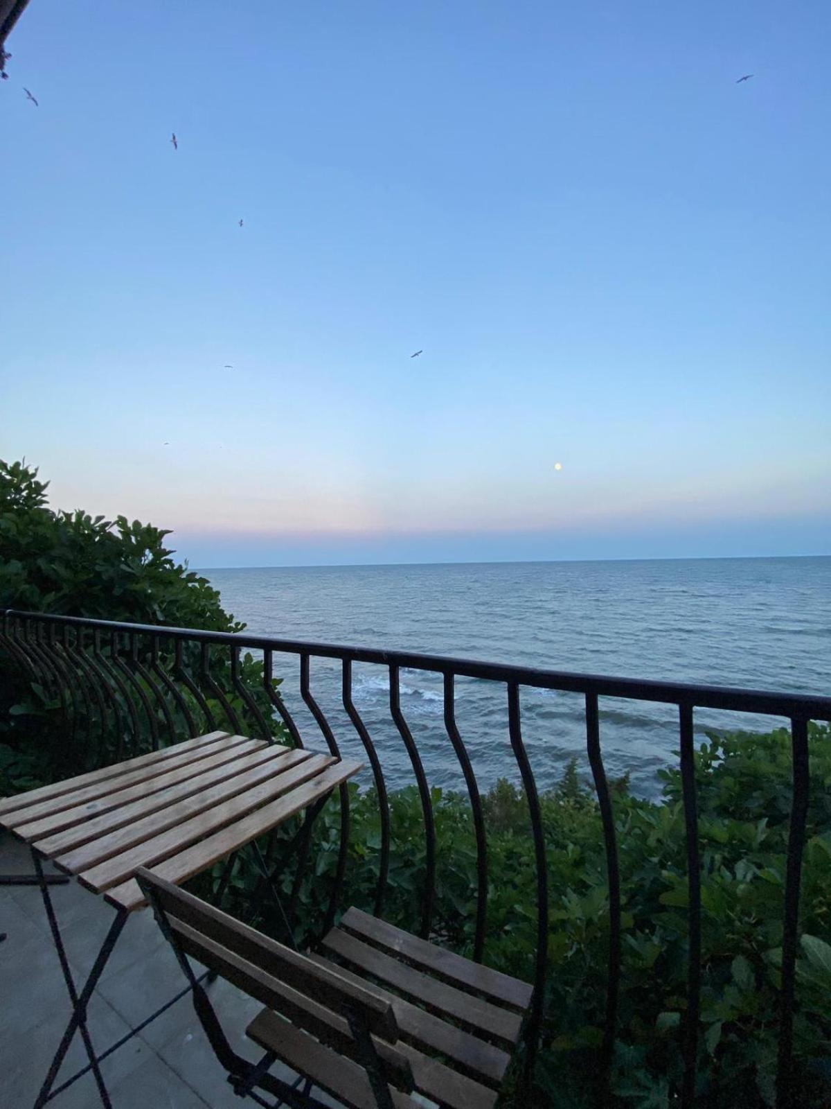 Apartment In A Beach House Old Town Nessebar Bagian luar foto